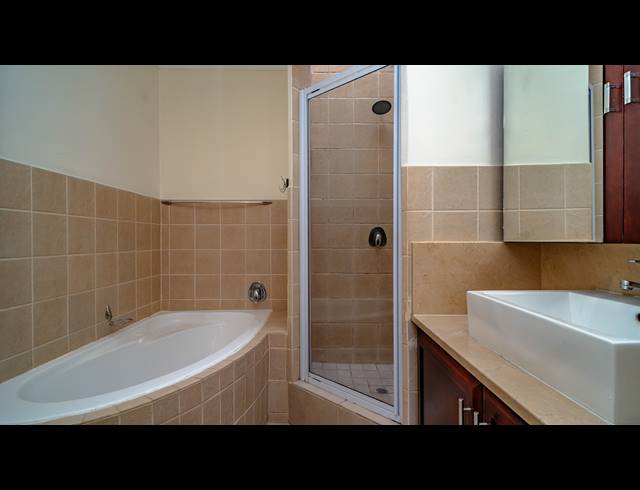 4 BEDROOM APARTMENT FOR SALE IN LA LUCIA
